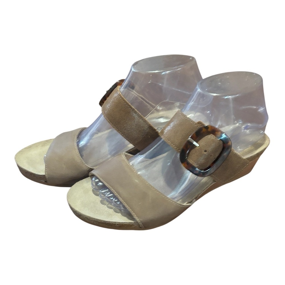 Naot Discover Sandals Tan Leather Wedge Slide Tortoise Buckle Size 39 worn 1X